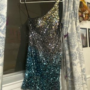 prom/harvest dress